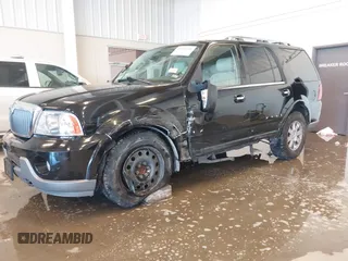 2004 Lincoln Navigator Luxury z VIN 5LMFU28R24LJ32994, wystawiony jako IAAI lot #41264240 z przebiegiem 210 421 mil mil oraz . Historia ofert i sprzedaży dostępna na DreamBid. Obrazek 19.