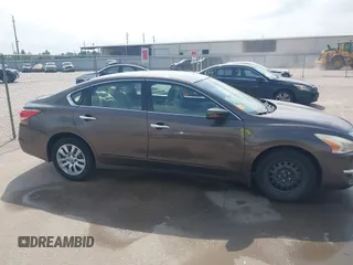 2015 Nissan Altima SV z VIN 1N4AL3AP7FC127544, wystawiony jako IAAI lot #41876358 z przebiegiem 187 503 mil mil oraz . Historia ofert i sprzedaży dostępna na DreamBid. Obrazek 13.