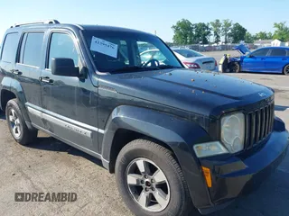 2008 Jeep Liberty Sport z VIN 1J8GN28K28W132115, wystawiony jako IAAI lot #42395476 z przebiegiem 113 137 mil mil oraz . Historia ofert i sprzedaży dostępna na DreamBid. Obrazek 1.