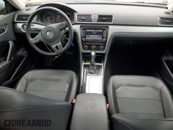 2012 Volkswagen Passat SE z VIN 1VWBH7A39CC027054, wystawiony jako Copart lot #62411324 z przebiegiem 93 729 mil mil oraz Szkoda całkowita • Salvage title. Historia ofert i sprzedaży dostępna na DreamBid. Obrazek 8.