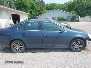 2006 Volkswagen Jetta с VIN 3VWSG81K76M670201, выставлен на аукционе IAAI как лот 42390643 с пробегом 90 794 миль миль и . История ставок и продаж доступна на DreamBid. Изображение 14.