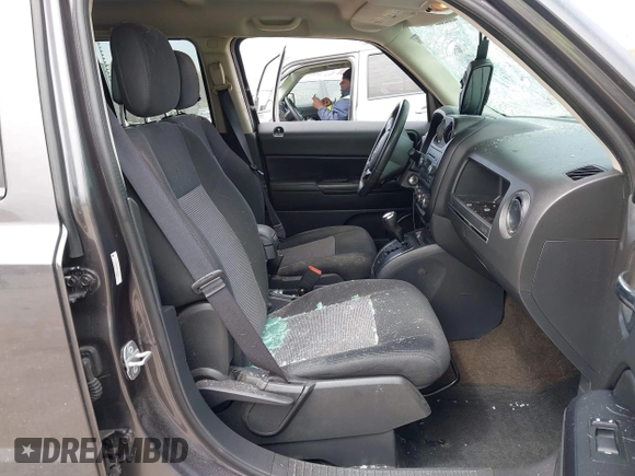 2014 Jeep Patriot Latitude with VIN 1C4NJRFB3ED731313, listed as a IAAI auction lot 42161426 with 118,858 mi miles and . Bid and sale history available at DreamBid. Image 5.