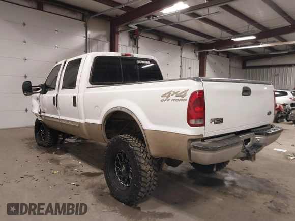 2000 Ford Super Duty F-250 XL with VIN 1FTNW21F4YEA61563, listed as a IAAI auction lot 41334848 with 221,464 mi miles. Bid and sale history available at carsss.com. Image 3.