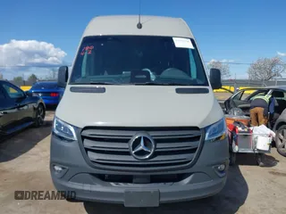 2025 Mercedes-Benz Sprinter Cargo with VIN W1Y4KBHY9ST205086, listed as a IAAI auction lot 41922358 with 5,590 mi miles. Bid and sale history available at carsss.com. Image 12.