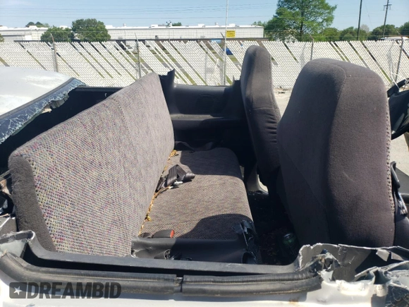 2000 Dodge 1500 z VIN 3B7HF12Z8YG160976, wystawiony jako Copart lot #55044765 z przebiegiem 362 570 mil mil oraz Szkoda całkowita • Salvage title. Historia ofert i sprzedaży dostępna na DreamBid. Obrazek 10.