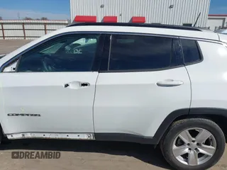 2022 Jeep Compass Latitude with VIN 3C4NJCBB8NT137684, listed as a IAAI auction lot 41391981 with 51,255 mi miles and . Bid and sale history available at carsss.com. Image 15.