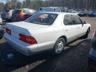 2000 Lexus LS 400 with VIN JT8BH28F7Y0168492, listed as a IAAI auction lot 41810357 with 92,472 mi miles and . Bid and sale history available at carsss.com. Image 4.
