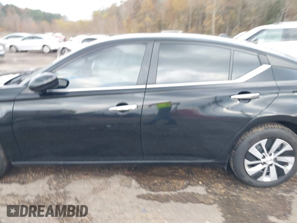 2020 Nissan Altima 2.5 S with VIN 1N4BL4BV5LC212370, listed as a IAAI auction lot 41015332 with 87,999 mi miles. Bid and sale history available at carsss.com. Image 15.