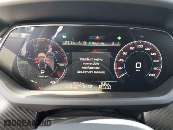 2024 Audi RS e-tron GT z VIN WAUBHBFW2R7901512, wystawiony jako Copart lot #49185595 z przebiegiem 1 993 mil mil oraz Szkoda całkowita • Salvage title. Historia ofert i sprzedaży dostępna na DreamBid. Obrazek 9.