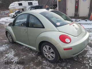 2008 Volkswagen New Beetle Coupe S with VIN 3VWPG31C68M518009, listed as a IAAI auction lot 40982053 with 156,552 mi miles. Bid and sale history available at carsss.com. Image 3.
