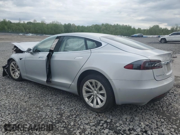 2017 Tesla Model S 60 z VIN 5YJSA1E16HF180191, wystawiony jako Copart lot #55901805 z przebiegiem Nie podano mil oraz Szkoda całkowita • Salvage title. Historia ofert i sprzedaży dostępna na DreamBid. Obrazek 2.