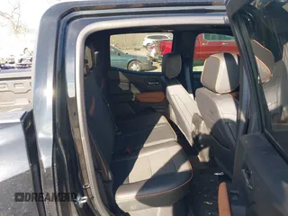 2024 GMC Canyon 4WD AT4 with VIN 1GTP6DEK9R1118926, listed as a IAAI auction lot 40998280 with 10,958 mi miles. Bid and sale history available at carsss.com. Image 8.