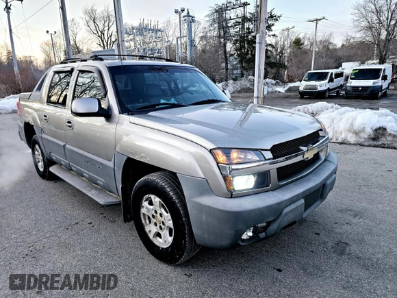 2002 Chevrolet Avalanche with VIN 3GNEK13T626206061, listed as a Copart auction lot 56700975 with 157,907 mi miles and Clean Title. Bid and sale history available at DreamBid. Image 1.