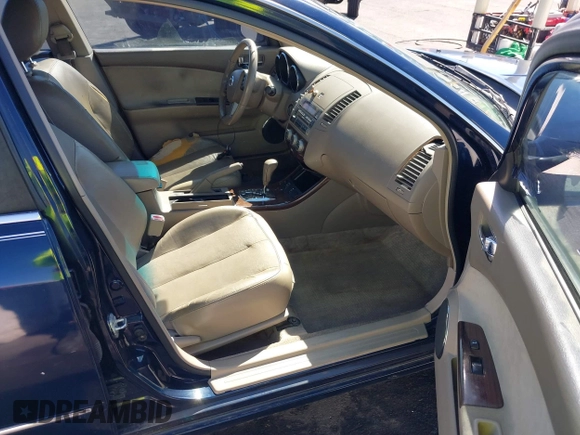2005 Nissan Altima 2.5 S with VIN 1N4AL11D25C366699, listed as a IAAI auction lot 41889759 with 196,201 mi miles. Bid and sale history available at carsss.com. Image 5.