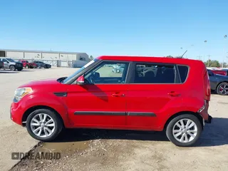2013 Kia Soul ! with VIN KNDJT2A60D7569910, listed as a IAAI auction lot 41219582 with 125,015 mi miles. Bid and sale history available at carsss.com. Image 15.
