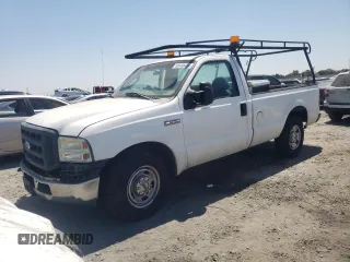 2005 Ford F-250 XL z VIN 1FTNF20565EA18282, wystawiony jako Copart lot #65489494 z przebiegiem 269 950 mil mil oraz Szkoda całkowita • Salvage title. Historia ofert i sprzedaży dostępna na DreamBid. Obrazek 1.