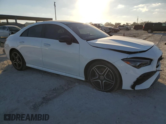 2025 Mercedes-Benz CLA 250 z VIN W1K5J4GB1SN506451, wystawiony jako Copart lot #42351085 z przebiegiem 4 240 mil mil oraz Szkoda całkowita • Salvage title. Historia ofert i sprzedaży dostępna na DreamBid. Obrazek 4.