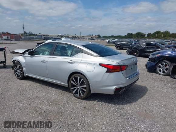 2021 Nissan Altima 2.5 SR with VIN 1N4BL4CV8MN407450, listed as a IAAI auction lot 41011267 with 27,605 mi miles. Bid and sale history available at carsss.com. Image 3.