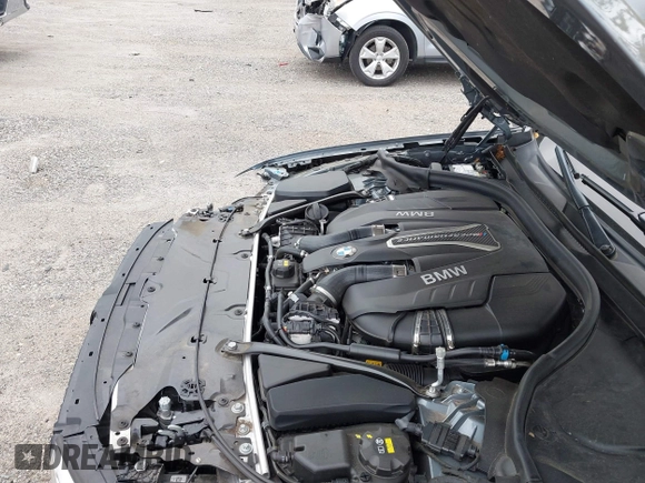 2019 BMW 5 Series M550i xDrive with VIN WBAJB9C57KB289439, listed as a IAAI auction lot 40634389 with 85,992 mi miles and . Bid and sale history available at DreamBid. Image 10.