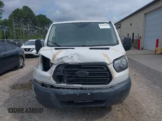 2017 Ford Transit z VIN 1FTYE1ZM4HKA96280, wystawiony jako IAAI lot #42199318 z przebiegiem 171 417 mil mil oraz . Historia ofert i sprzedaży dostępna na DreamBid. Obrazek 12.
