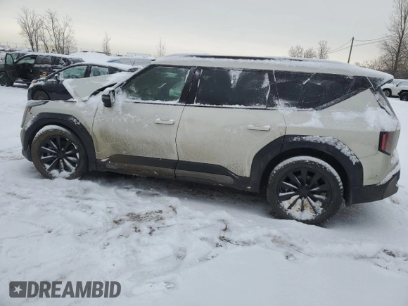 2024 Kia EV9 GT-Line z VIN KNDAEFS59R6040556, wystawiony jako Copart lot #43014075 z przebiegiem Nie podano mil oraz Nie do naprawy • Non repairable. Historia ofert i sprzedaży dostępna na DreamBid. Obrazek 2.