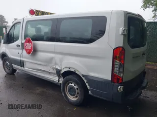2016 Ford Transit XL z VIN 1FMZK1ZM6GKB29173, wystawiony jako IAAI lot #42388672 z przebiegiem 108 076 mil mil oraz . Historia ofert i sprzedaży dostępna na DreamBid. Obrazek 3.