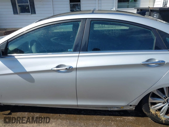 2014 Hyundai Sonata SE with VIN 5NPEC4AC2EH854480, listed as a IAAI auction lot 41784435 with 119,576 mi miles and . Bid and sale history available at DreamBid. Image 14.