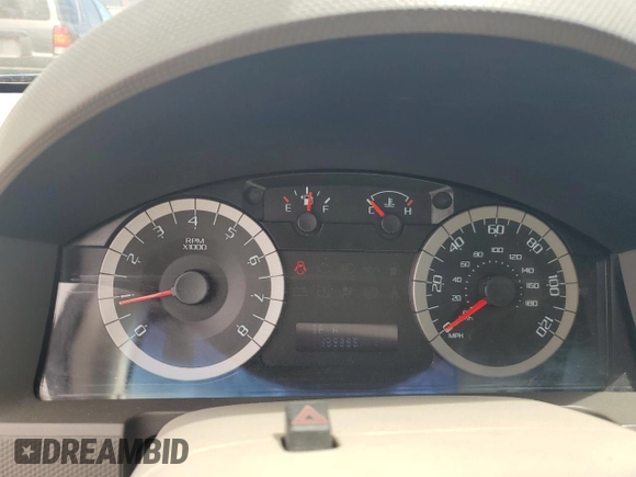 2012 Ford Escape XLT z VIN 1FMCU9DG4CKB11880, wystawiony jako Copart lot #61554935 z przebiegiem 139 385 mil mil oraz Szkoda całkowita • Salvage title. Historia ofert i sprzedaży dostępna na DreamBid. Obrazek 9.
