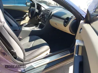 2007 Mercedes-Benz SLK 280 z VIN WDBWK54F67F147056, wystawiony jako IAAI lot #41844751 z przebiegiem 166 042 mil mil oraz . Historia ofert i sprzedaży dostępna na DreamBid. Obrazek 5.