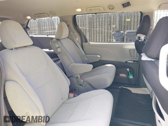 2017 Toyota Sienna LE Auto Access Seat with VIN 5TDKZ3DC4HS842904, listed as a IAAI auction lot 41946642 with 81,012 mi miles. Bid and sale history available at carsss.com. Image 8.