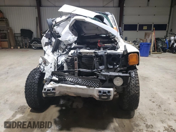 2008 Hummer H3 SUV with VIN 5GTEN13E288176624, listed as a Copart auction lot 82398294 with 72,404 mi miles and Salvage Title. Bid and sale history available at DreamBid. Image 5.