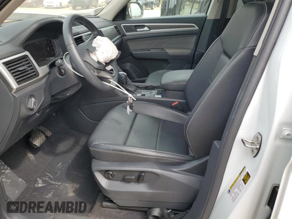 2023 Volkswagen Atlas SE z VIN 1V2WR2CAXPC507429, wystawiony jako Copart lot #51081245 z przebiegiem 47 901 mil mil oraz Szkoda całkowita • Salvage title. Historia ofert i sprzedaży dostępna na DreamBid. Obrazek 7.