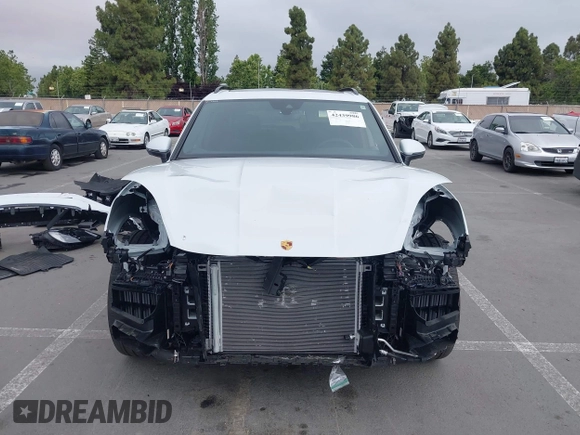 2024 Porsche Cayenne z VIN WP1AA2AY6RDA14314, wystawiony jako IAAI lot #42439986 z przebiegiem 3 212 mil mil oraz . Historia ofert i sprzedaży dostępna na DreamBid. Obrazek 13.