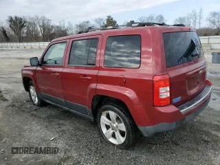 2014 Jeep Patriot Limited with VIN 1C4NJPCB2ED652952, listed as a Copart auction lot 43743095 with 186,092 mi miles and Salvage title. Bid and sale history available at DreamBid. Image 2.