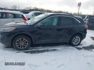 2020 Ford Escape SE z VIN 1FMCU9G64LUA05145, wystawiony jako IAAI lot #41250260 z przebiegiem 60 554 mil mil oraz . Historia ofert i sprzedaży dostępna na DreamBid. Obrazek 13.