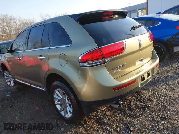 2013 Lincoln MKX z VIN 2LMDJ8JK6DBL06315, wystawiony jako IAAI lot #41737956 z przebiegiem 134 423 mil mil oraz . Historia ofert i sprzedaży dostępna na DreamBid. Obrazek 3.