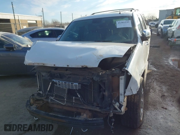2009 GMC Yukon XL SLT w/4SB with VIN 1GKFC36J89R300675, listed as a IAAI auction lot 41301143 with 241,306 mi miles. Bid and sale history available at carsss.com. Image 13.