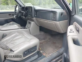 2000 Chevrolet Suburban LT with VIN 3GNFK16T0YG127485, listed as a IAAI auction lot 41957332 with 240,920 mi miles. Bid and sale history available at carsss.com. Image 5.