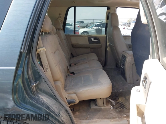 2004 Ford Expedition Special Service z VIN 1FMPU16L74LA65776, wystawiony jako IAAI lot #42318761 z przebiegiem 293 483 mil mil oraz . Historia ofert i sprzedaży dostępna na DreamBid. Obrazek 8.