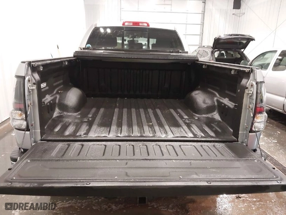 2007 Toyota Tundra SR5 with VIN 5TFBV54177X024209, listed as a IAAI auction lot 41875943 with 198,852 mi miles. Bid and sale history available at carsss.com. Image 18.