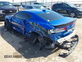 2018 Chevrolet Camaro 2SS z VIN 1G1FG1R77J0179000, wystawiony jako IAAI lot #42012808 z przebiegiem 32 013 mil mil oraz . Historia ofert i sprzedaży dostępna na DreamBid. Obrazek 3.