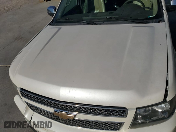 2010 Chevrolet Tahoe LTZ z VIN 1GNUCCE07AR209260, wystawiony jako Copart lot #89084135 z przebiegiem 286 975 mil mil oraz Szkoda całkowita • Salvage title. Historia ofert i sprzedaży dostępna na DreamBid. Obrazek 12.
