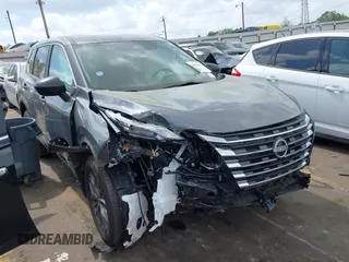 2024 Nissan Rogue S z VIN 5N1BT3AA4RC735385, wystawiony jako IAAI lot #41959165 z przebiegiem Nie podano mil oraz . Historia ofert i sprzedaży dostępna na DreamBid. Obrazek 1.