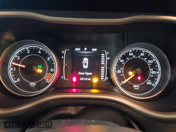 2015 Jeep Cherokee Latitude with VIN 1C4PJMCB5FW768854, listed as a IAAI auction lot 41246213 with 131,112 mi miles. Bid and sale history available at carsss.com. Image 7.