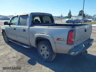 2006 Chevrolet Silverado 1500 LT1 with VIN 2GCEK13T961178126, listed as a IAAI auction lot 41387524 with 402,089 mi miles. Bid and sale history available at carsss.com. Image 3.