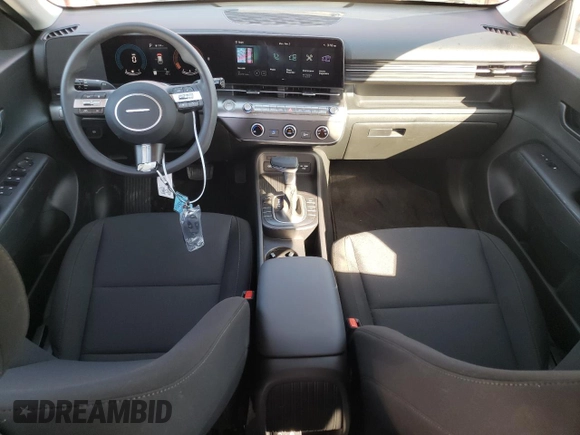 2025 Hyundai Kona SE with VIN KM8HA3AB9SU216583, listed as a Copart auction lot 42976845 with 731 mi miles and Salvage Title. Bid and sale history available at DreamBid. Image 8.