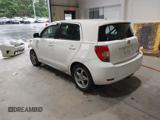 2008 Scion xD z VIN JTKKU10498J009543, wystawiony jako IAAI lot #42403559 z przebiegiem 243 108 mil mil oraz . Historia ofert i sprzedaży dostępna na DreamBid. Obrazek 3.