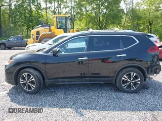 2020 Nissan Rogue SV z VIN JN8AT2MT6LW004605, wystawiony jako IAAI lot #42429525 z przebiegiem 87 349 mil mil oraz . Historia ofert i sprzedaży dostępna na DreamBid. Obrazek 14.