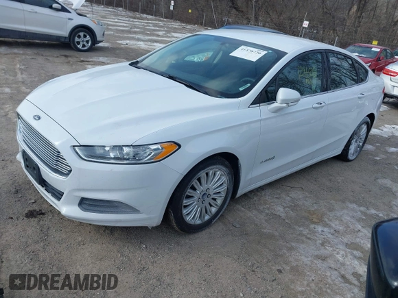 2014 Ford Fusion SE Hybrid with VIN 3FA6P0LU4ER243067, listed as a IAAI auction lot 41378720 with 129,625 mi miles. Bid and sale history available at carsss.com. Image 2.