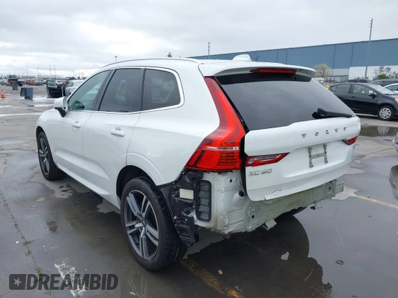 2018 Volvo XC60 Momentum z VIN YV4102RK6J1008472, wystawiony jako IAAI lot #41789008 z przebiegiem 64 123 mil mil oraz . Historia ofert i sprzedaży dostępna na DreamBid. Obrazek 6.